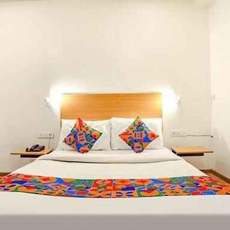 Hotel Yellow Chilli Britannia Chowk Nowe Delhi Zewnętrze zdjęcie