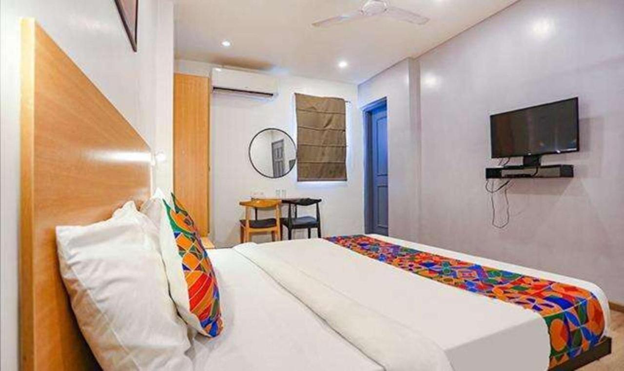 Hotel Yellow Chilli Britannia Chowk Nowe Delhi Zewnętrze zdjęcie