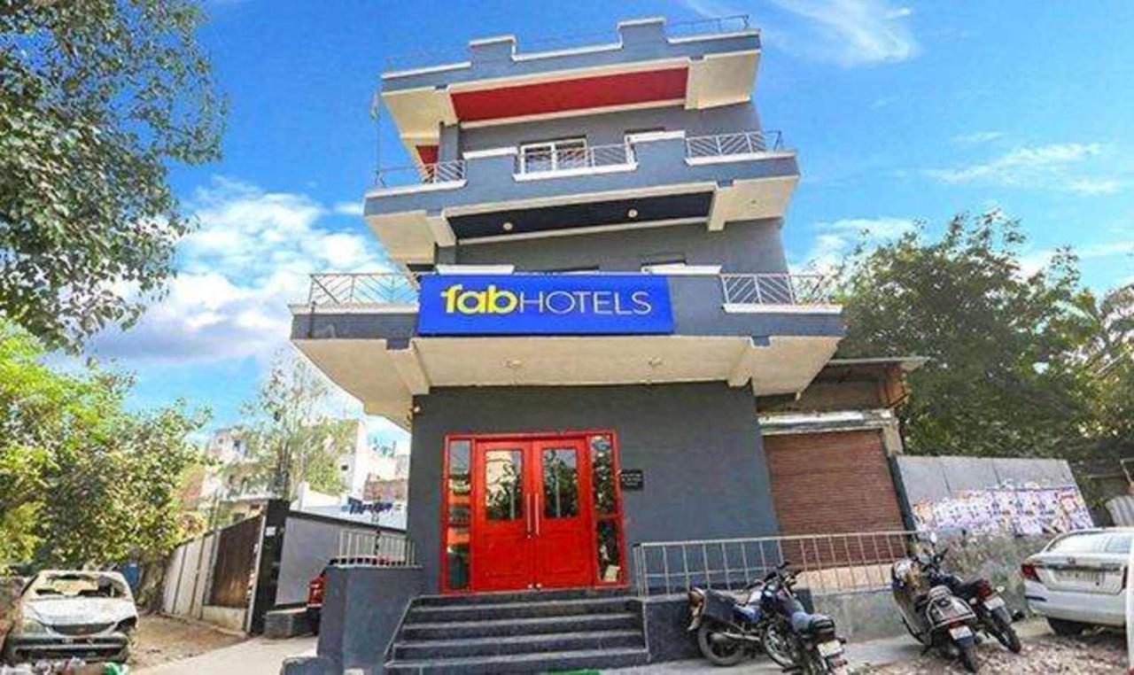 Hotel Yellow Chilli Britannia Chowk Nowe Delhi Zewnętrze zdjęcie