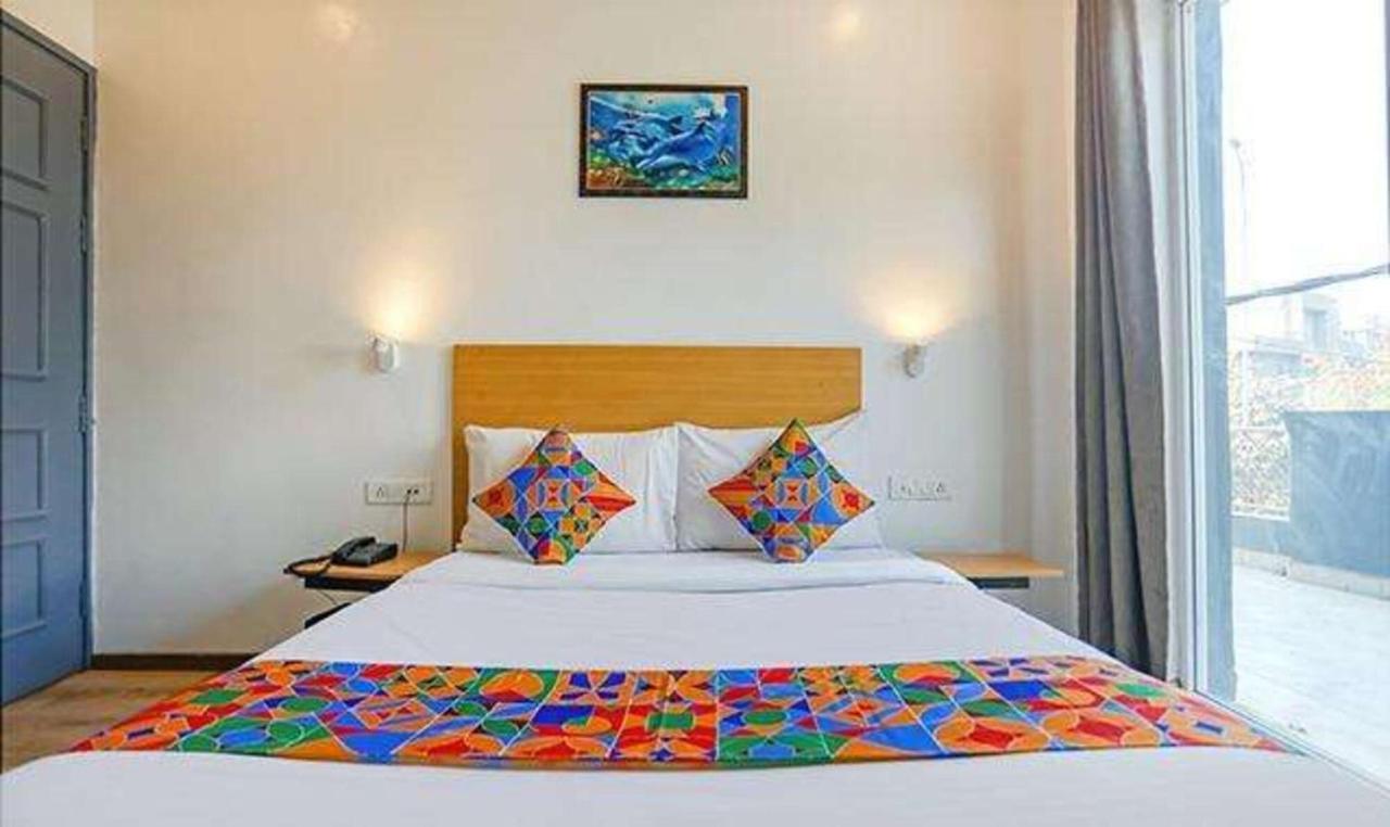 Hotel Yellow Chilli Britannia Chowk Nowe Delhi Zewnętrze zdjęcie