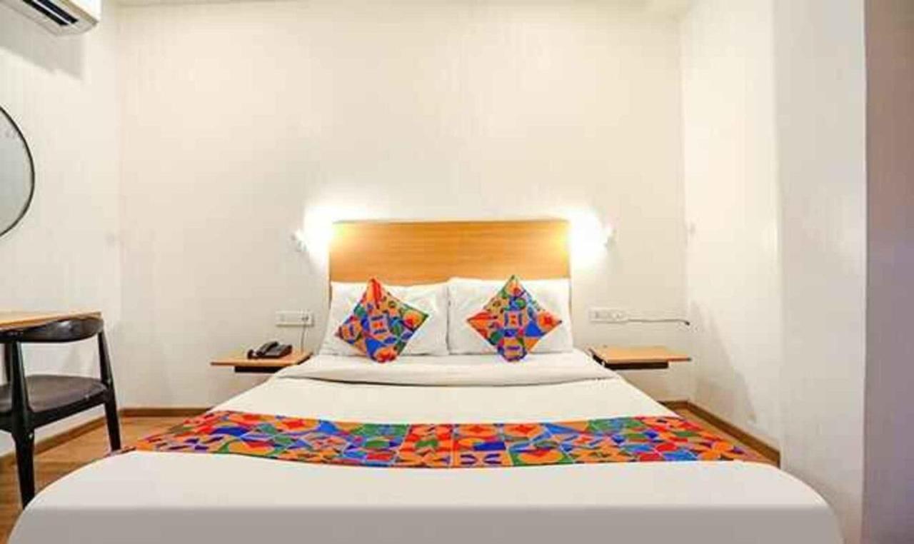 Hotel Yellow Chilli Britannia Chowk Nowe Delhi Zewnętrze zdjęcie