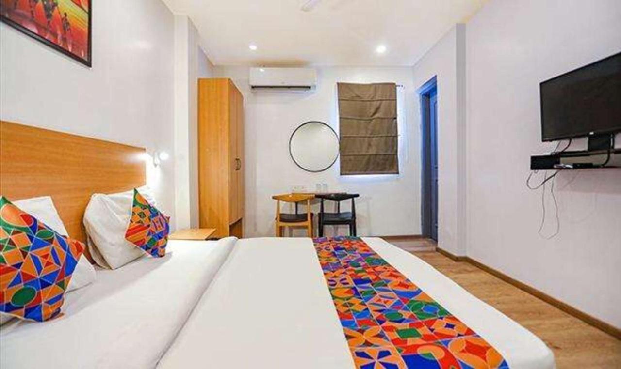 Hotel Yellow Chilli Britannia Chowk Nowe Delhi Zewnętrze zdjęcie