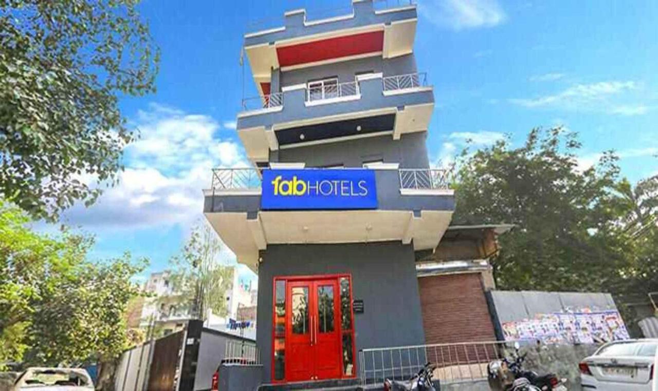 Hotel Yellow Chilli Britannia Chowk Nowe Delhi Zewnętrze zdjęcie