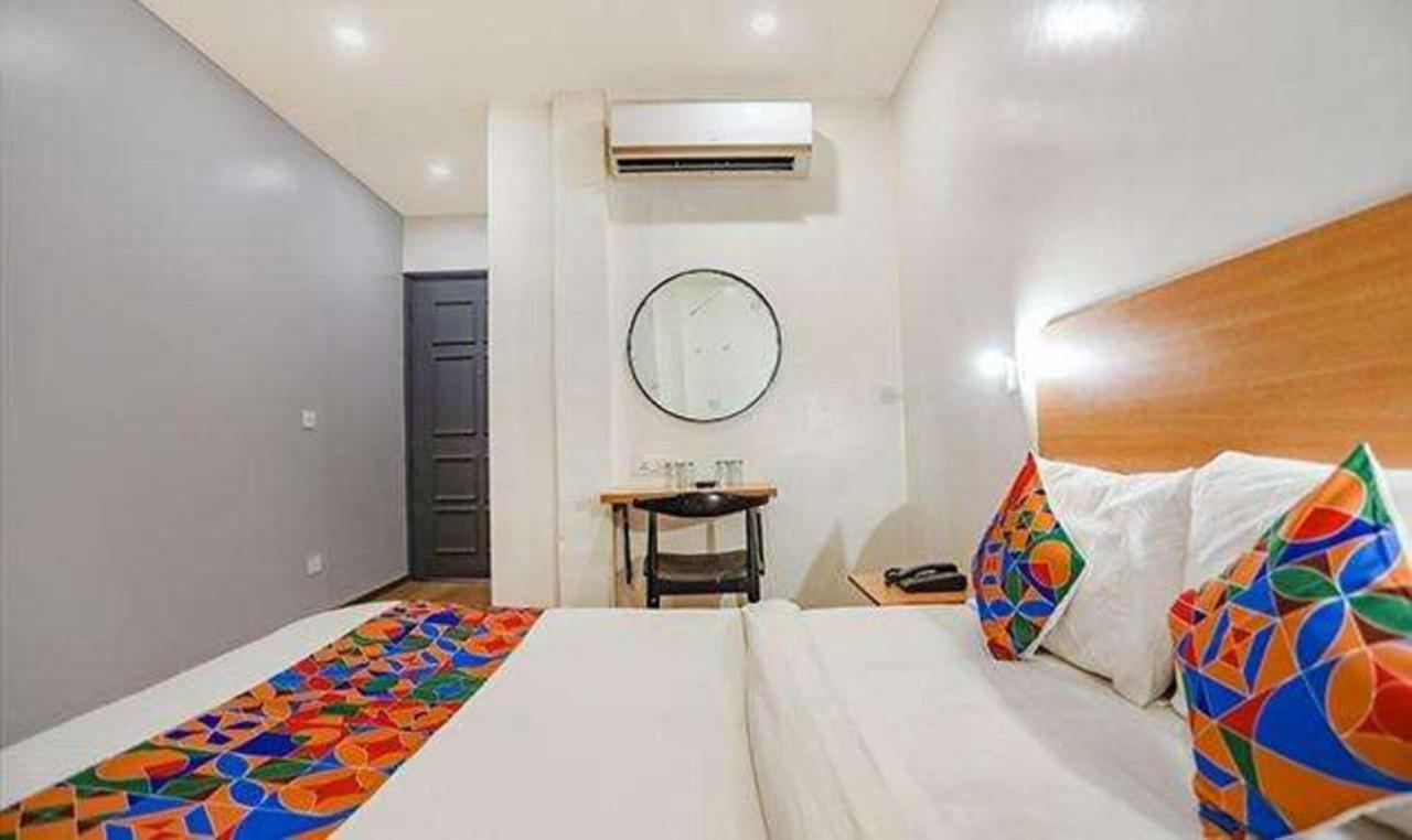 Hotel Yellow Chilli Britannia Chowk Nowe Delhi Zewnętrze zdjęcie