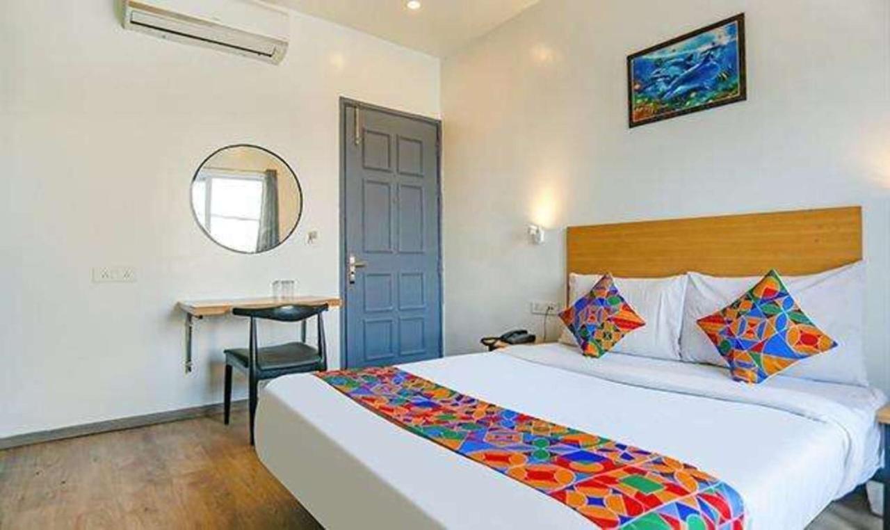 Hotel Yellow Chilli Britannia Chowk Nowe Delhi Zewnętrze zdjęcie