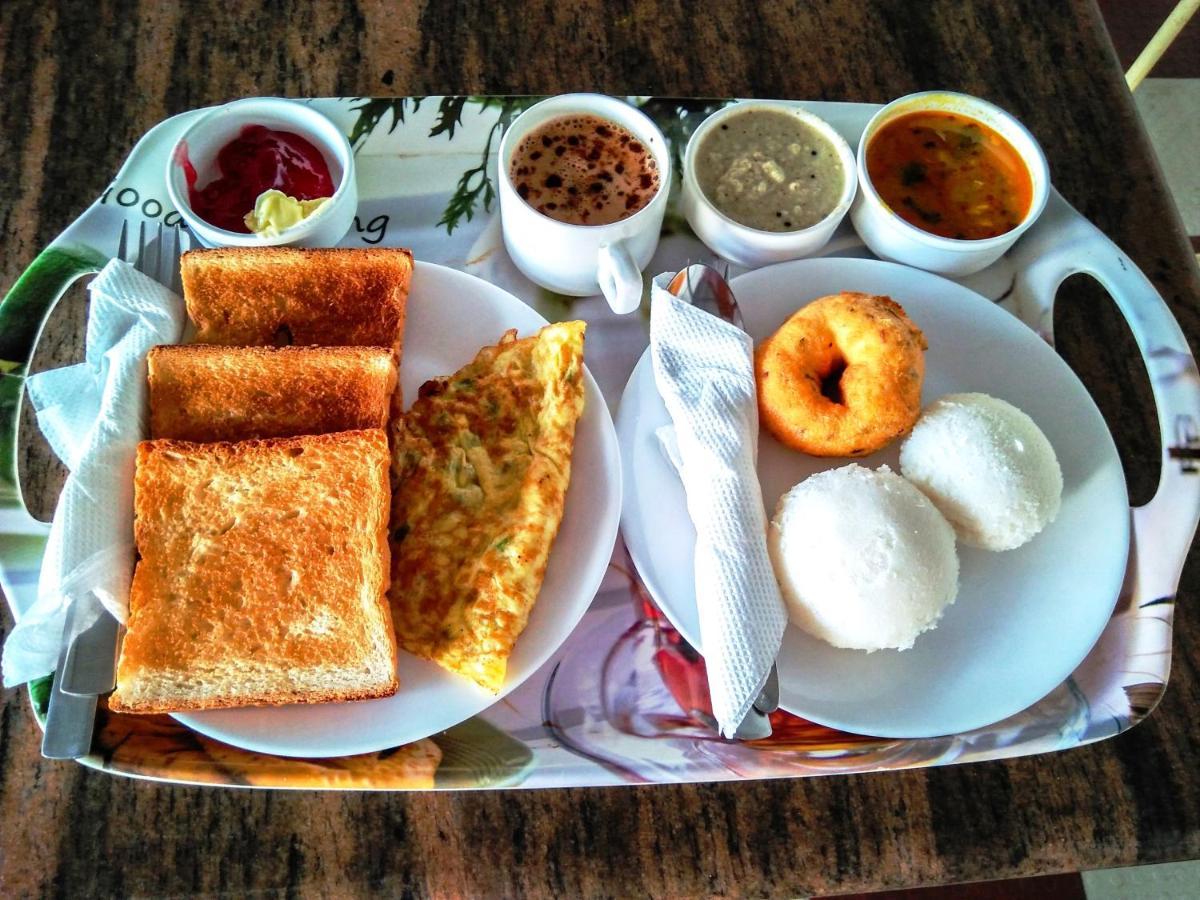 Hotel Yellow Chilli Britannia Chowk Nowe Delhi Zewnętrze zdjęcie